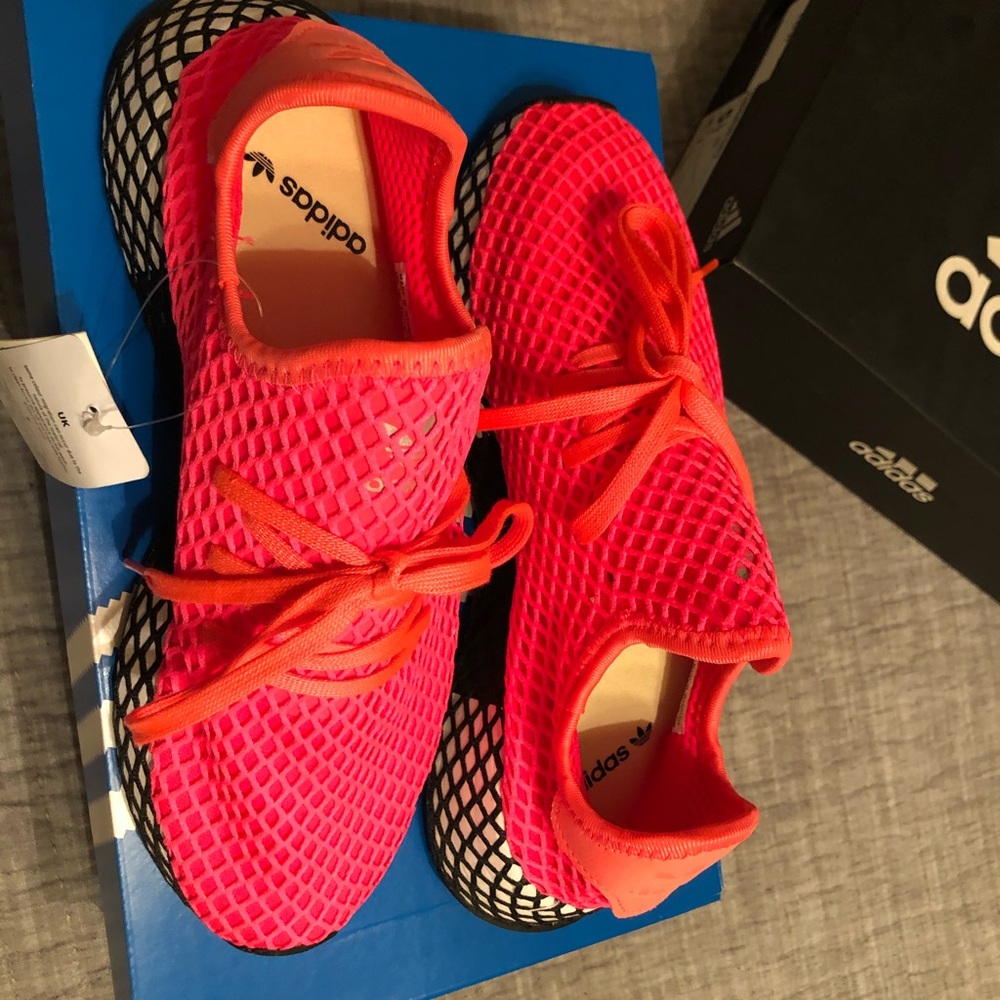 Adidas Pharrell 5 1/2 kids=71/2 woman’s Never worn